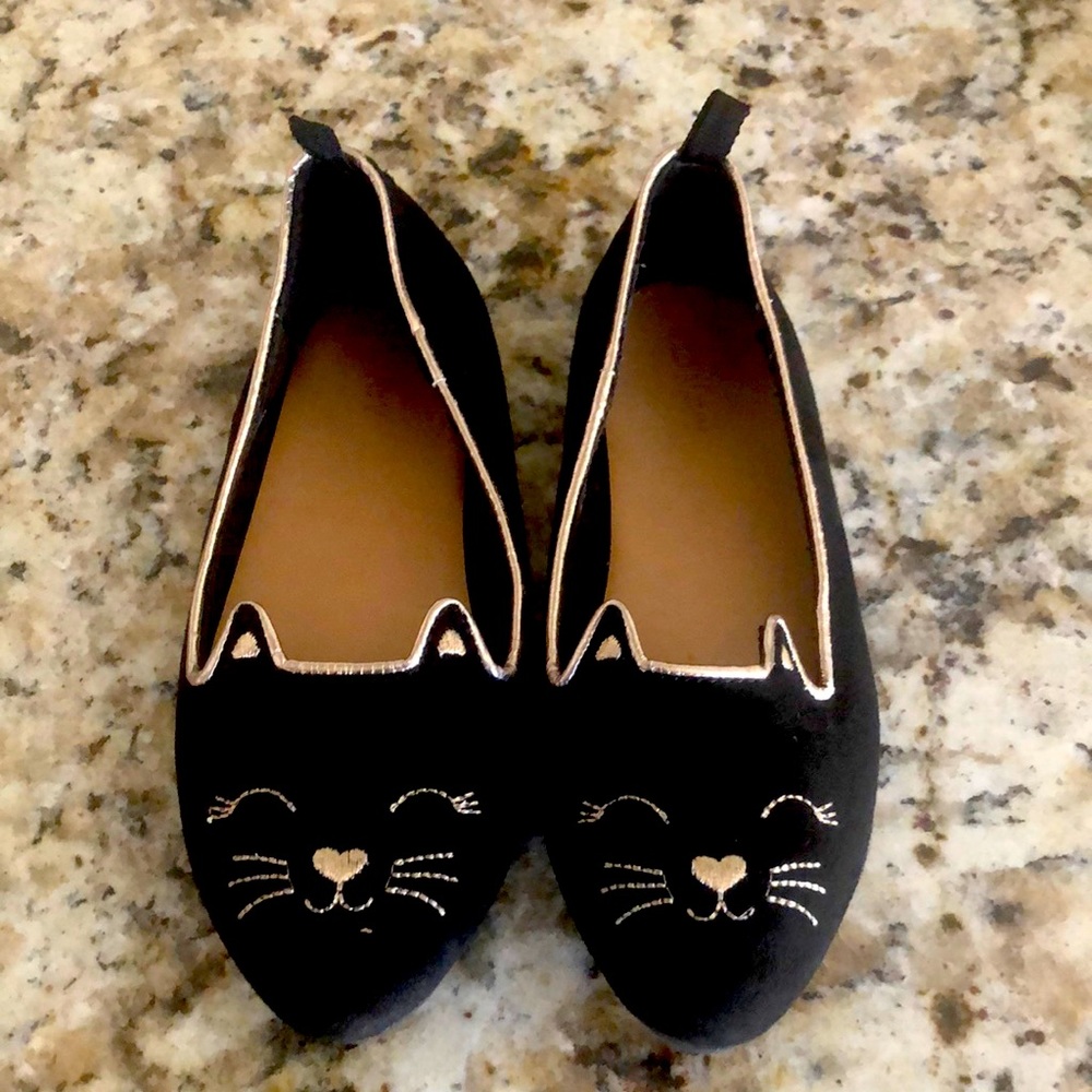 Black Cat flats
